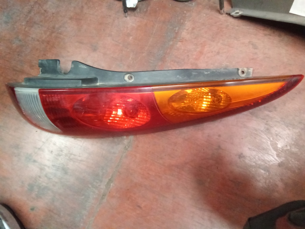 Piloto derecho Nissan Almera tino '06