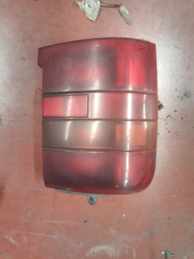 Piloto izquierdo Nissan serena '96