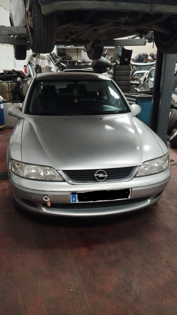 0121 OPEL VECTRA B 1.6 1999