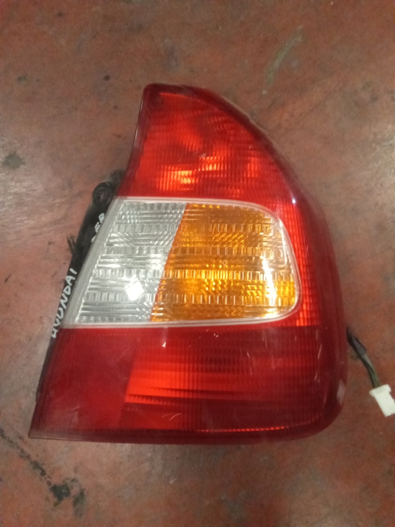 Piloto derecho Hyundai accent '00