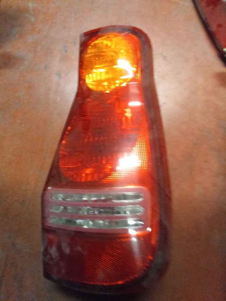 Piloto derecho hyundai matrix '01