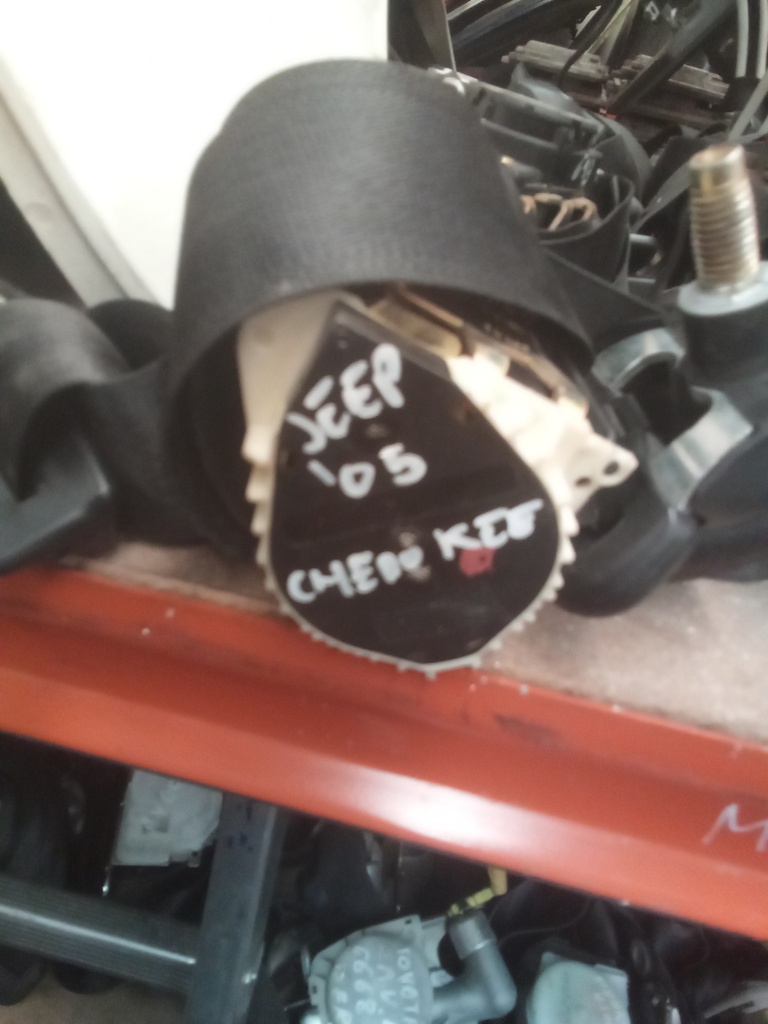 Cinturon trasero derecho jeep gran cherokee '05