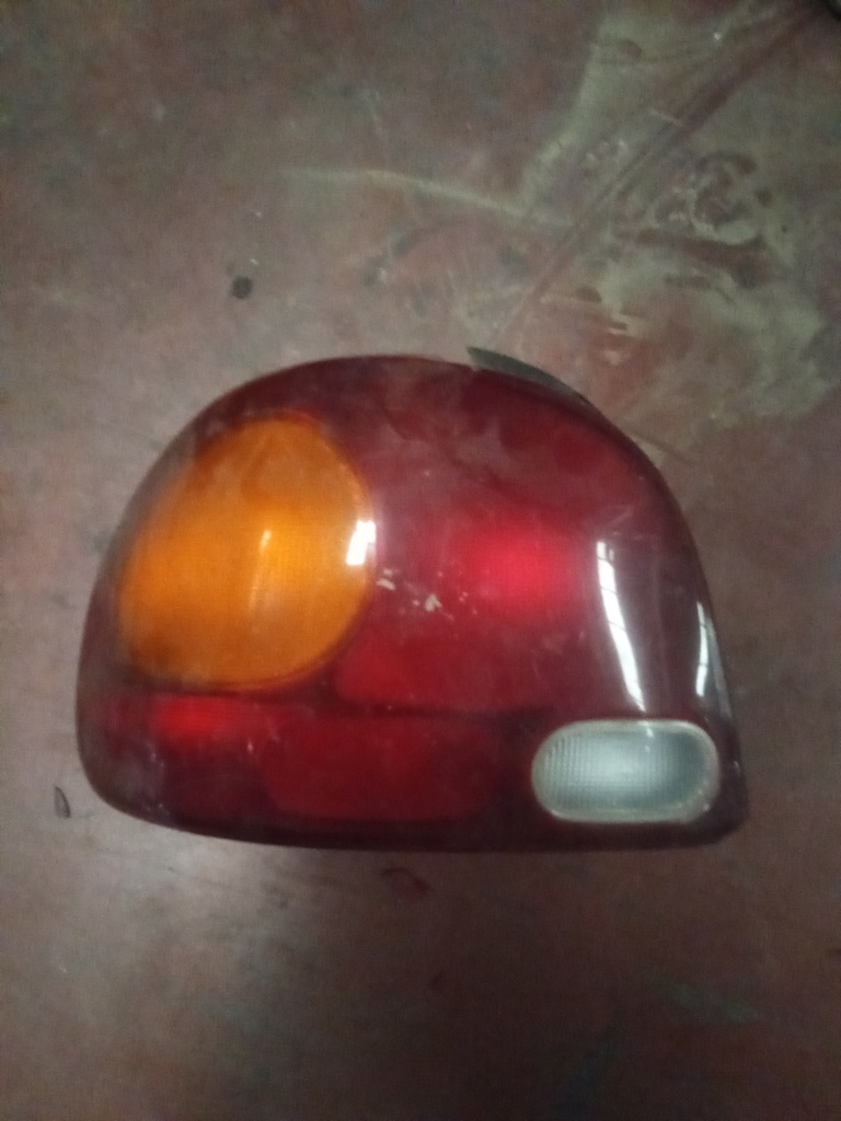 Piloto izquierdo Hyundai accent '98