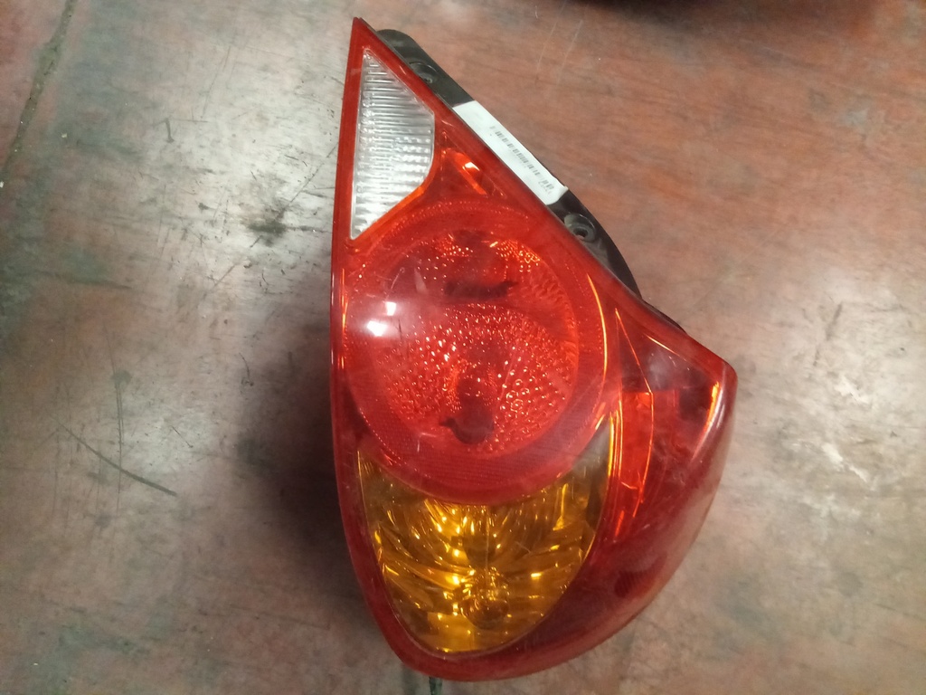 Piloto derecho Kia sephia '03