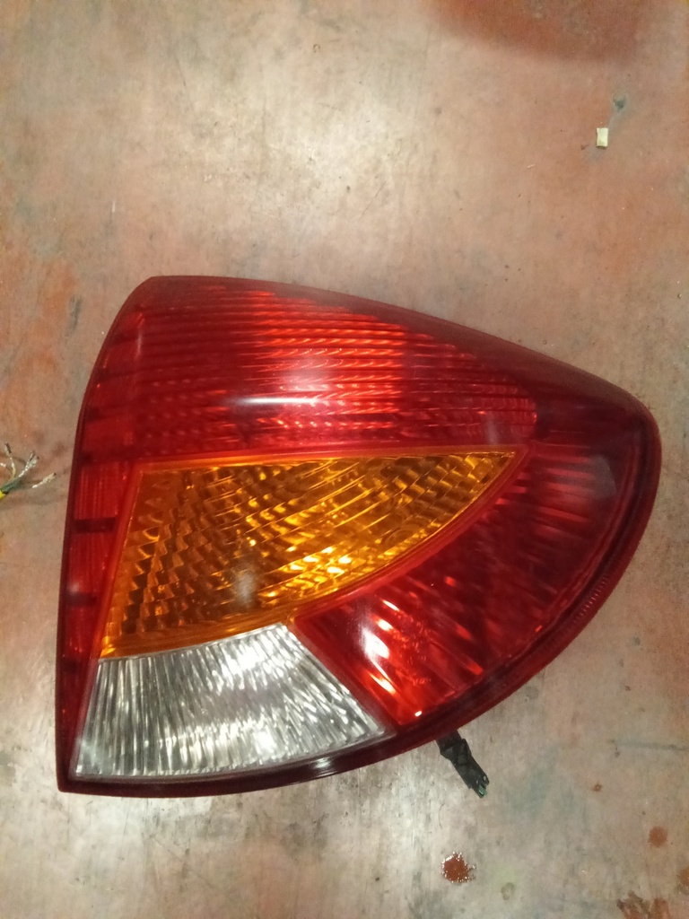 Piloto derecho Kia rio '04