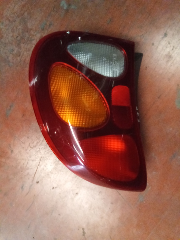 Piloto derecho Daewoo lanos '97