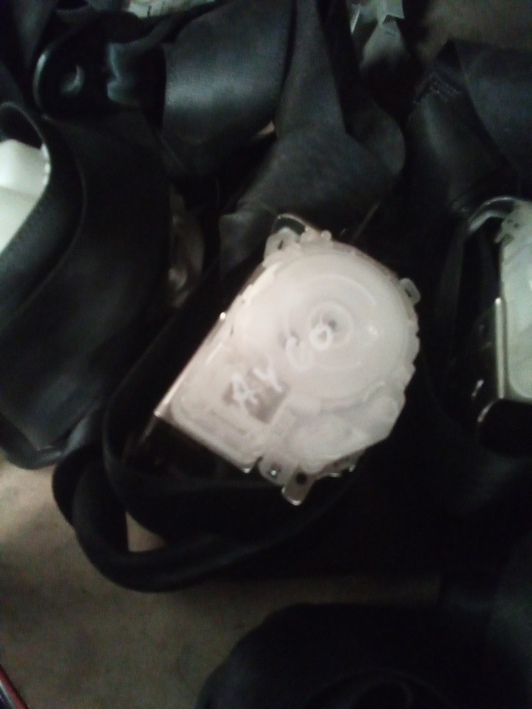 Cinturon delantero izquierdo toyota aygo '07