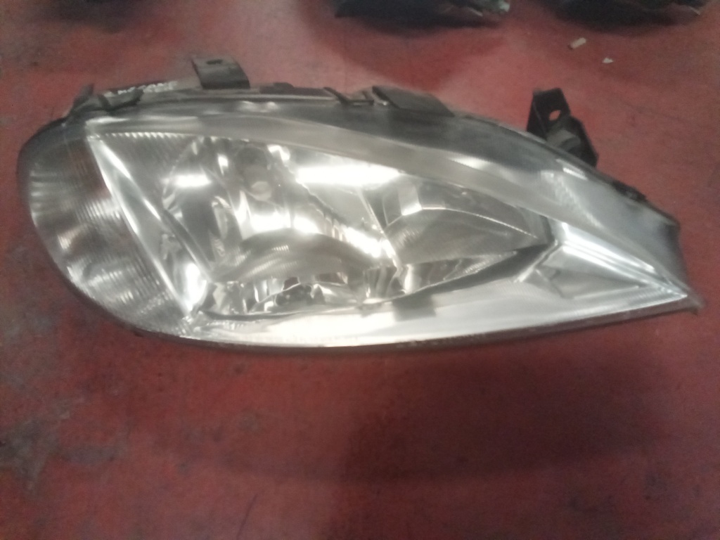 Faro derecho Renault megane '00