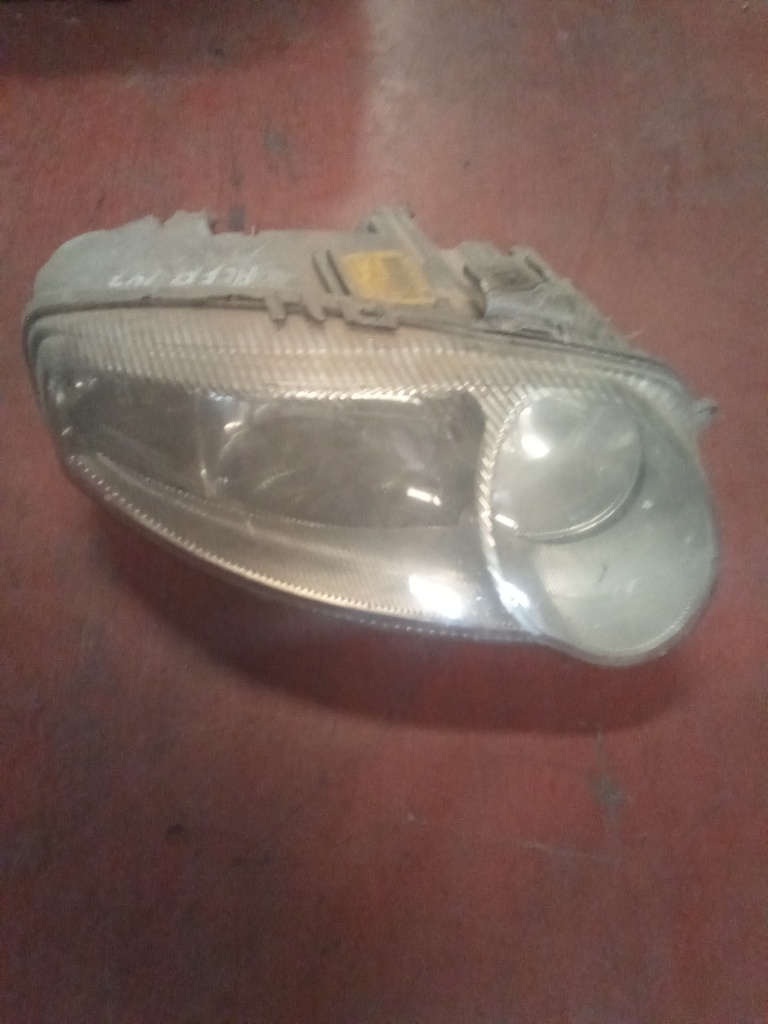 Faro derecho alfa romeo 147 '04