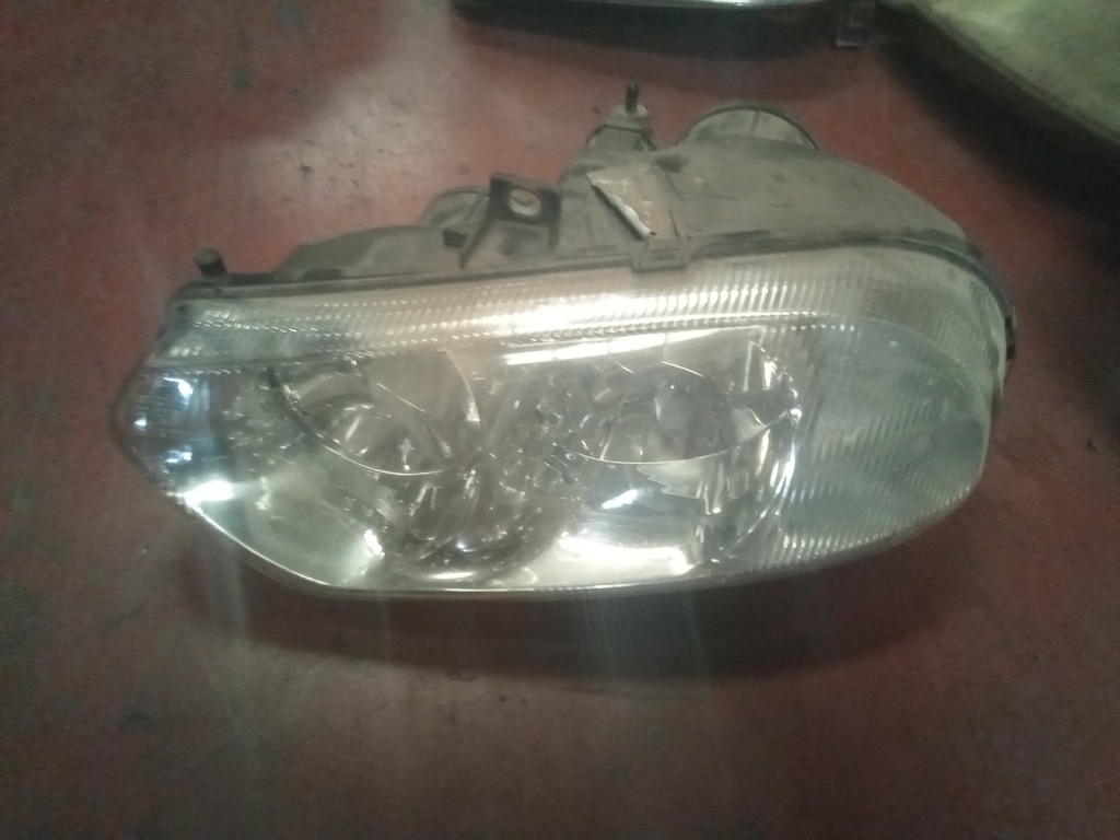 Faro izquierdo alfa romeo 156 '01