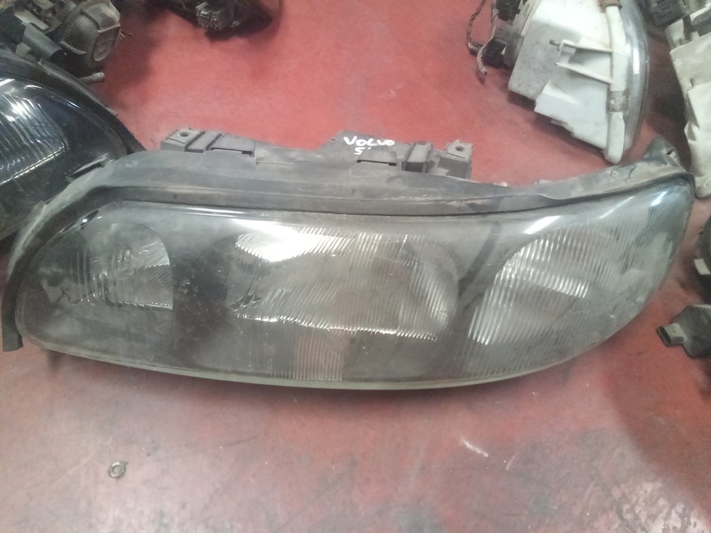 Faro izquierdo Volvo S60 '02