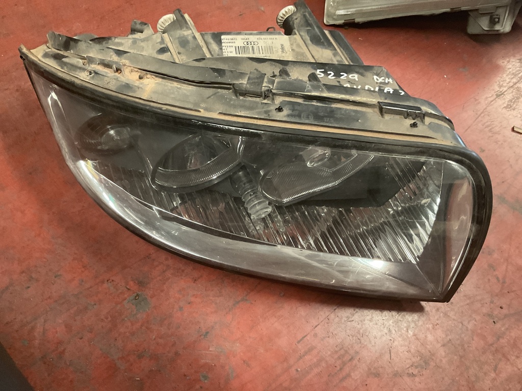 Faro derecho audi a2 ‘03