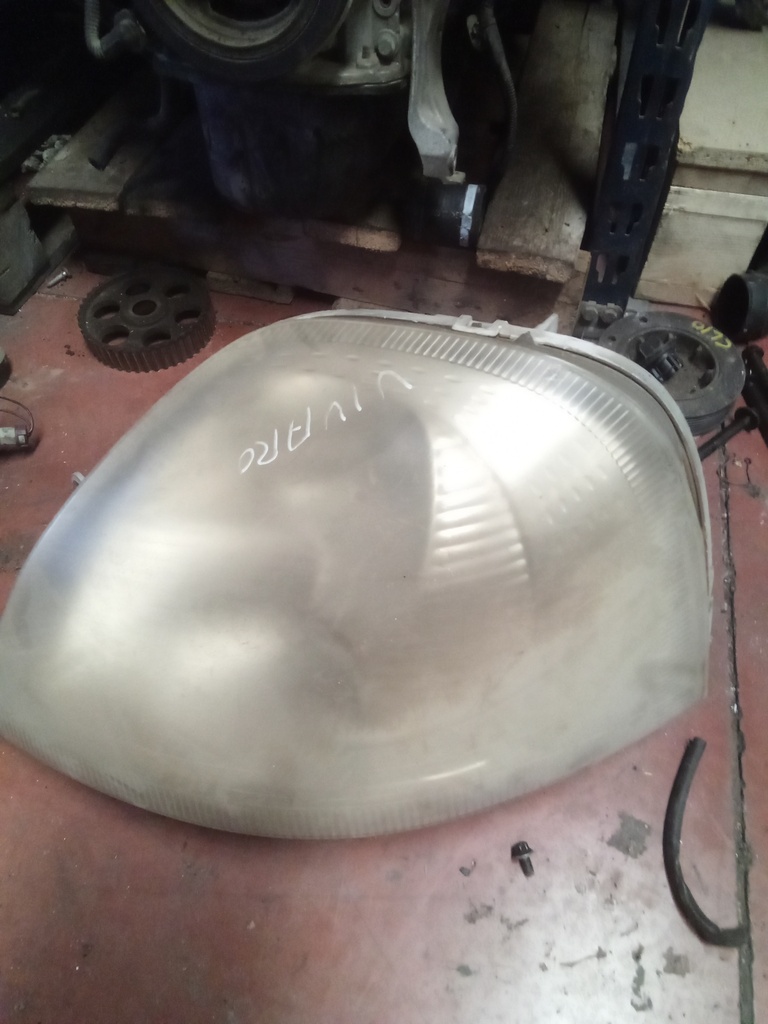 Faro izquierdo Opel movano '04