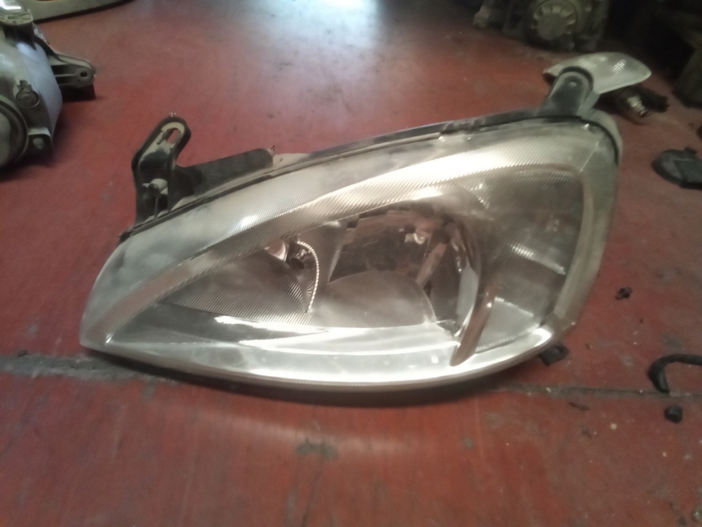 Faro derecho Opel combo '04