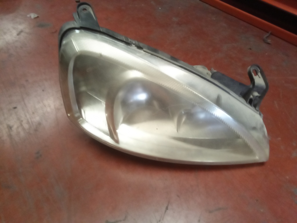 Faro derecho Opel combo '04