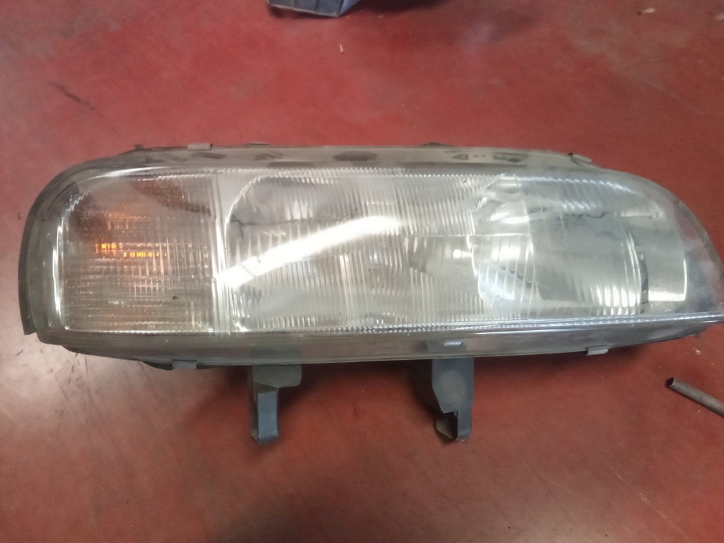 Faro derecho Rover 600 '95