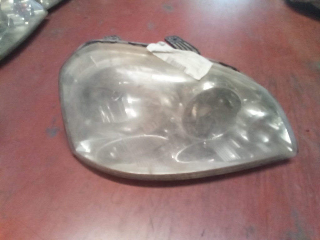 Faro izquierdo Chevrolet nubira '04