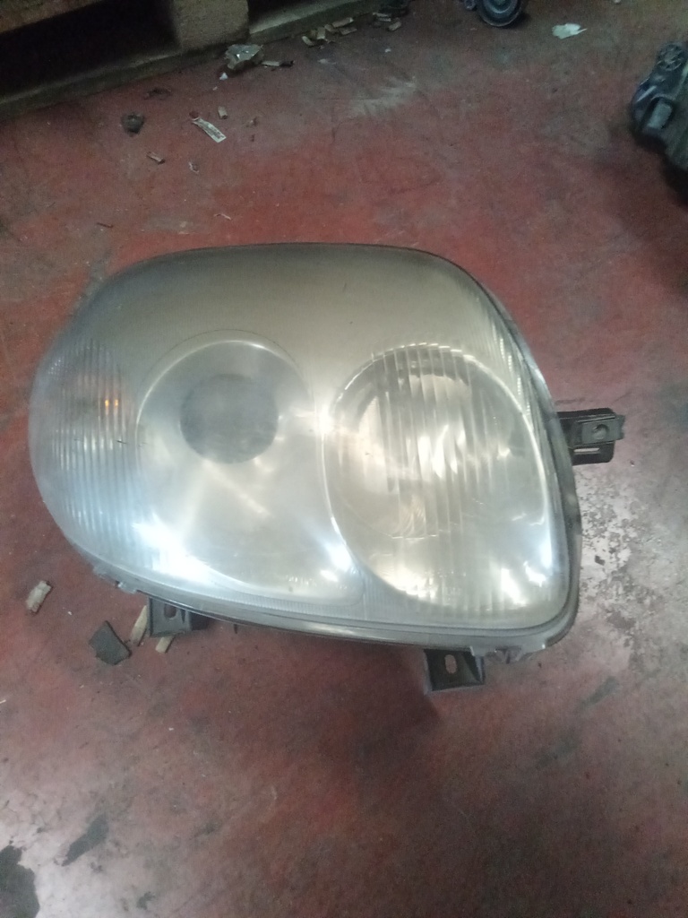 Faro derecho Renault Clio '99
