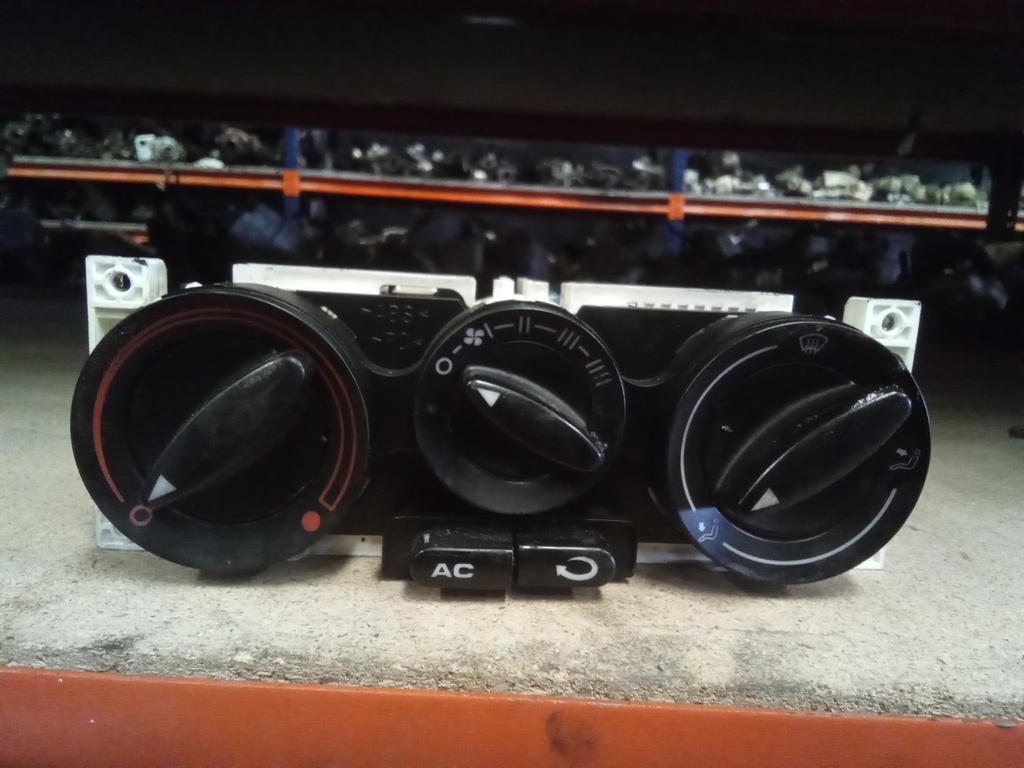 Mando aire acondicionado seat toledo '99