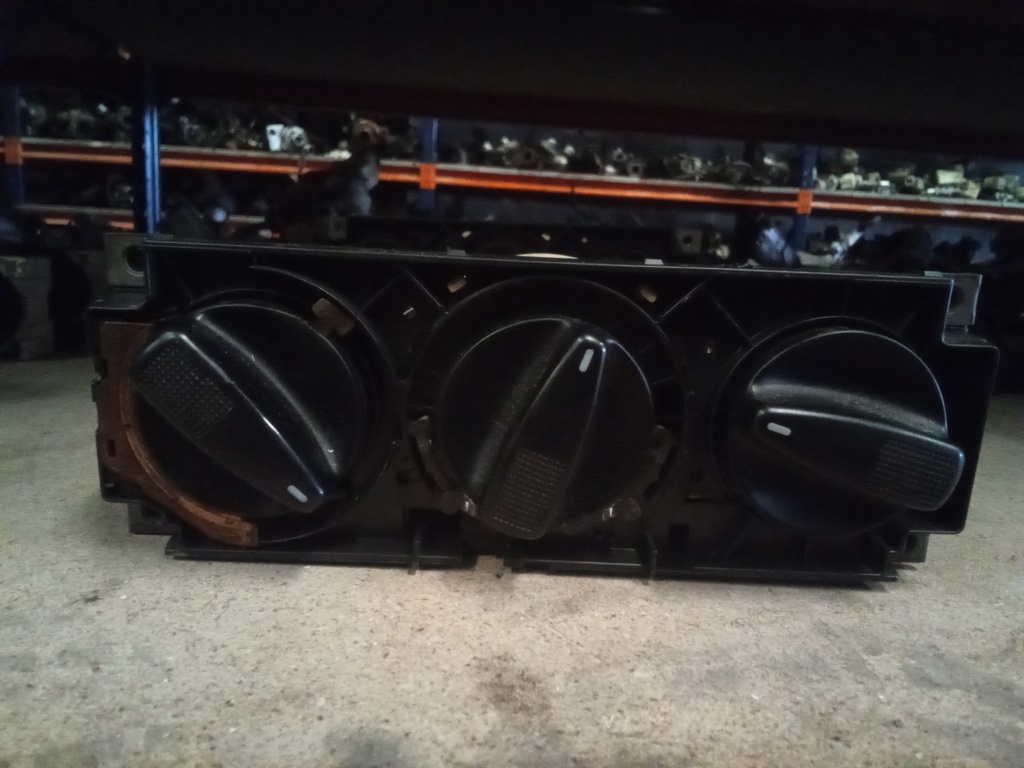 Mando aire acondicionado Volkswagen golf '93