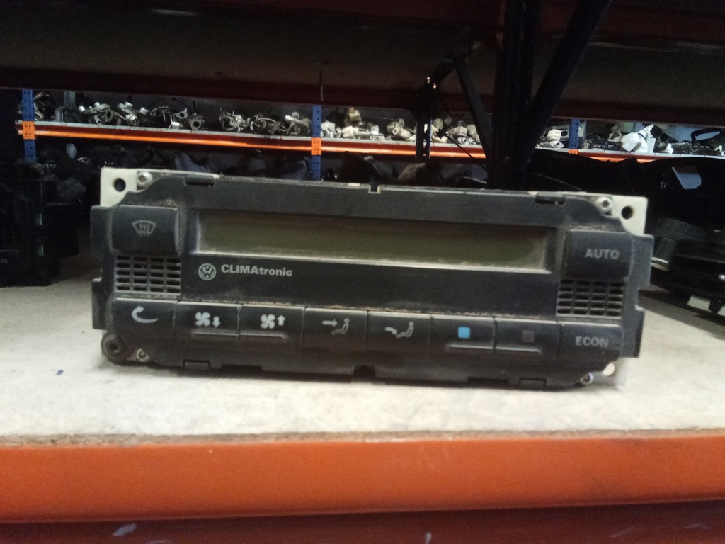Mando climatizador Volkswagen passat '97