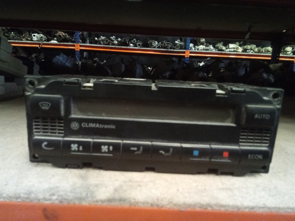 Mando climatizador Volkswagen passat '03