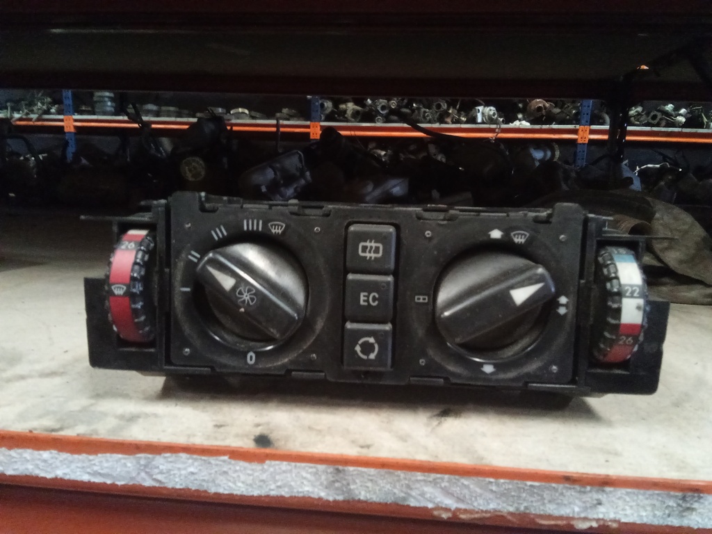 Mando aire acondicionado Mercedes 300 w124 '89