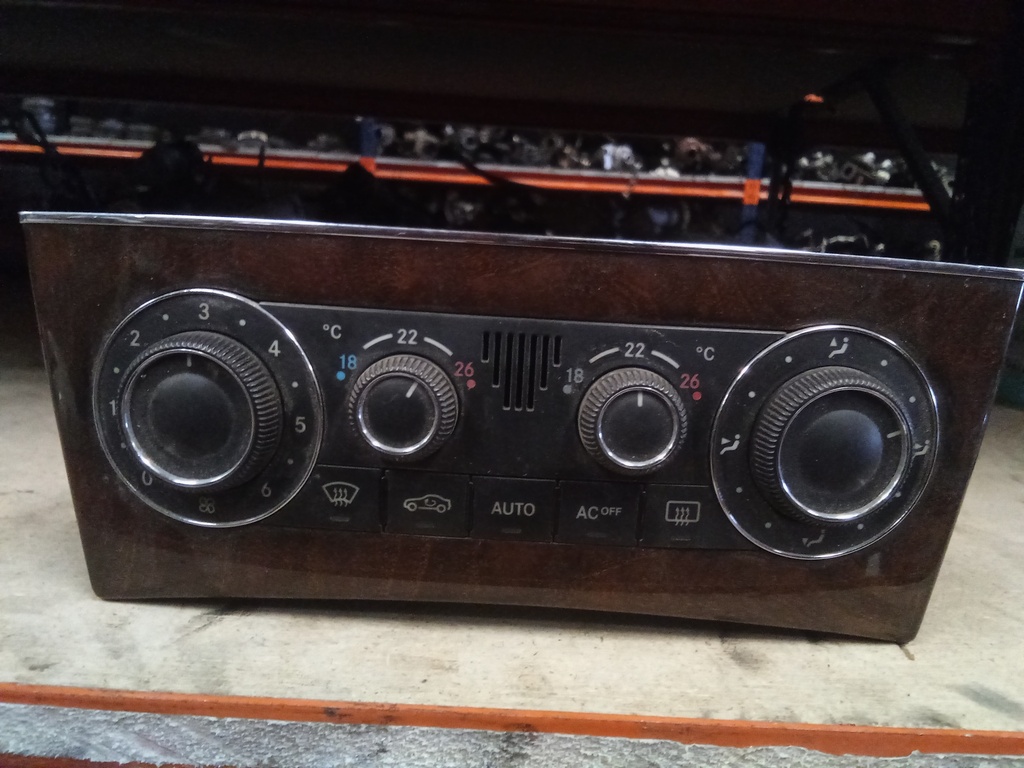 Mando aire acondicionado Mercedes clase c w203 '05
