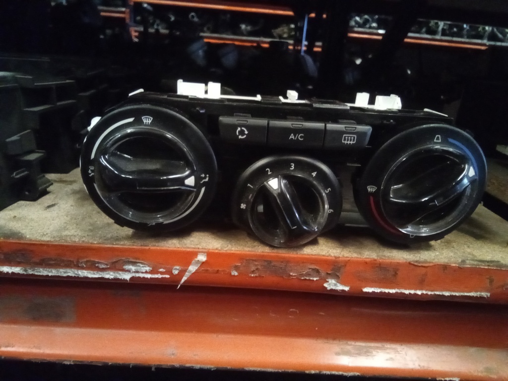 Mando aire acondicionado Peugeot 208 '15