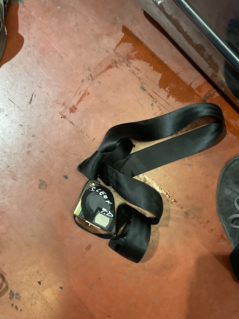 Cinturon trasero derecho seat leon '01