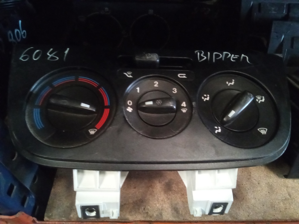Mando aire acondicionado Peugeot bipper '07