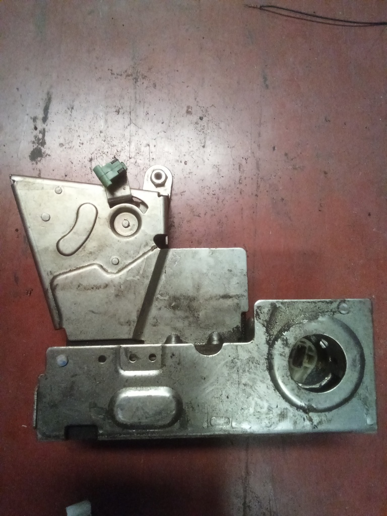 Cerradura maletero Ford transit connect '05