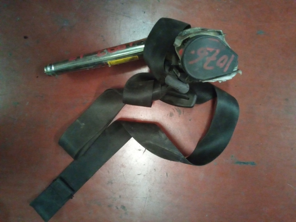 Cinturon delantero izquierdo seat ibiza '99