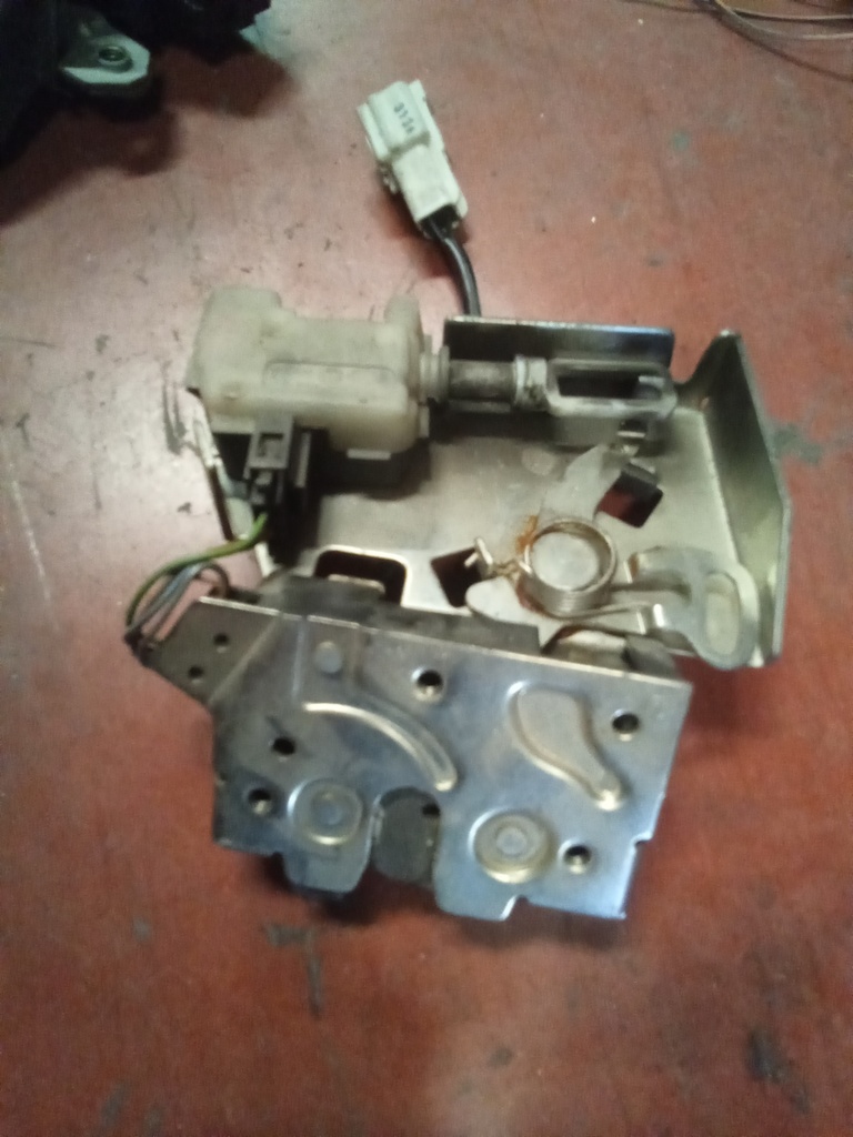 Cerradura maletero Ford mondeo '02