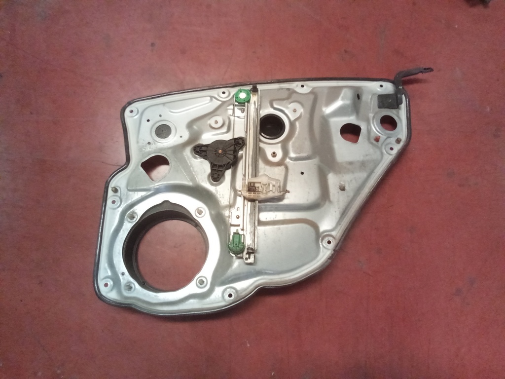 Elevalunas trasero izquierdo Fiat stilo '04