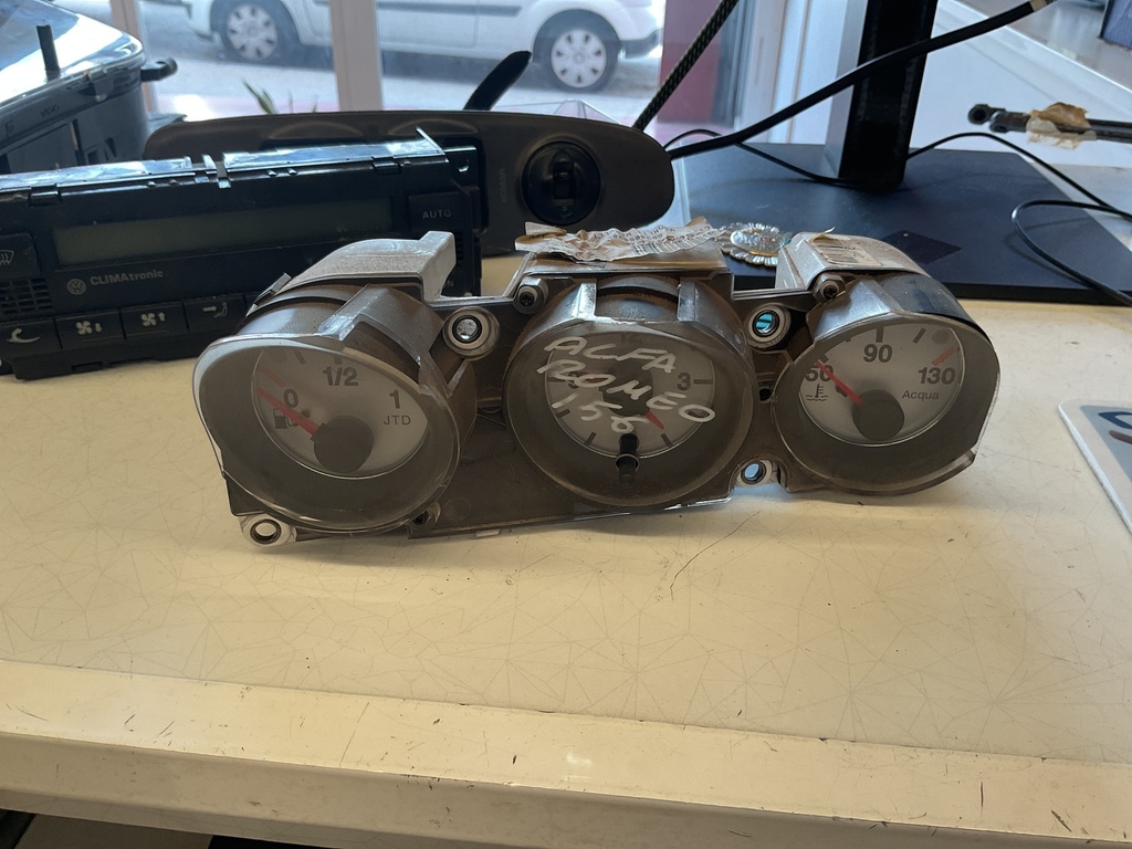 Cuadro instrumentos alfa 156 ‘98