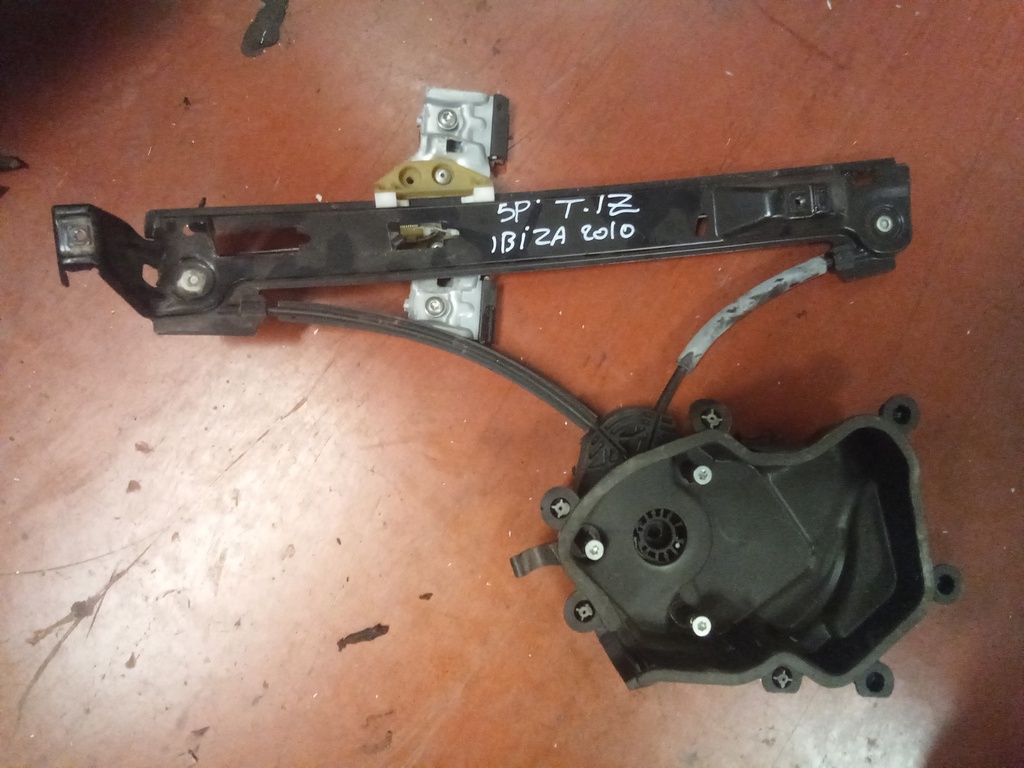 Elevalunas trasero izquierdo seat ibiza '10