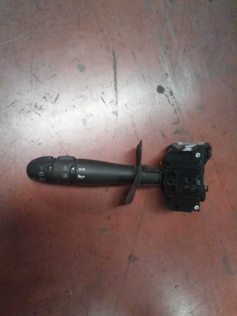 Mando de luces dacia sandero '11