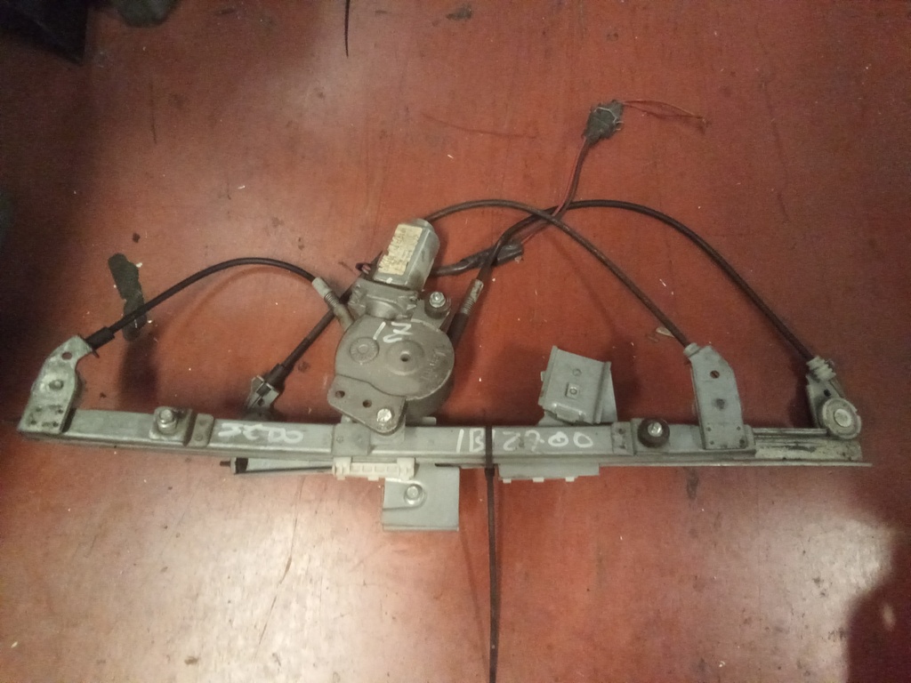 Elevalunas delantero izquierdo seat Ibiza '96