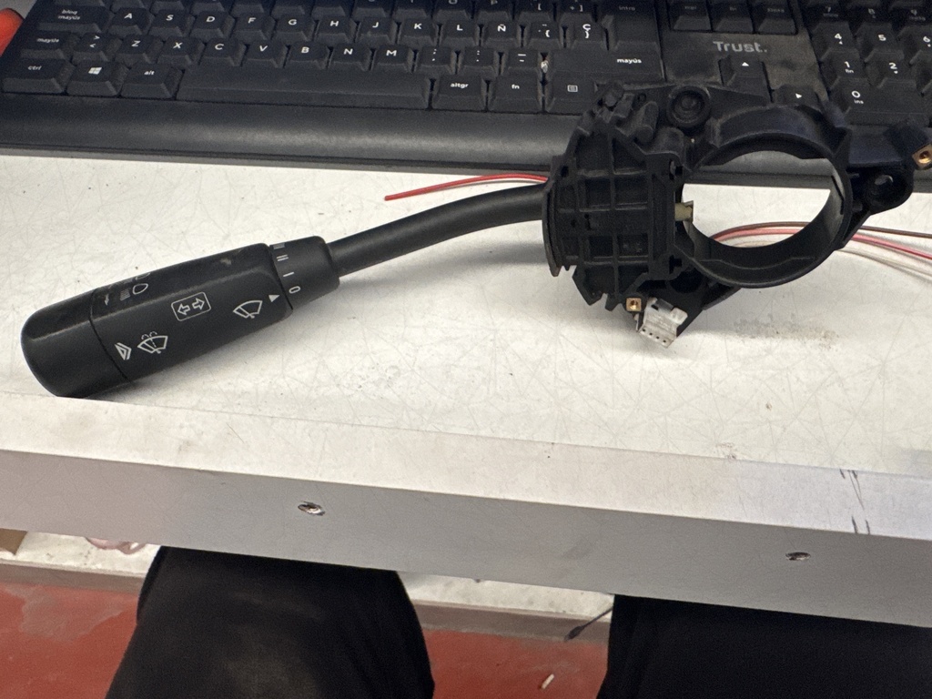 MANDO LIMPIA PARABRISAS MERCEDES CLASE A ´97