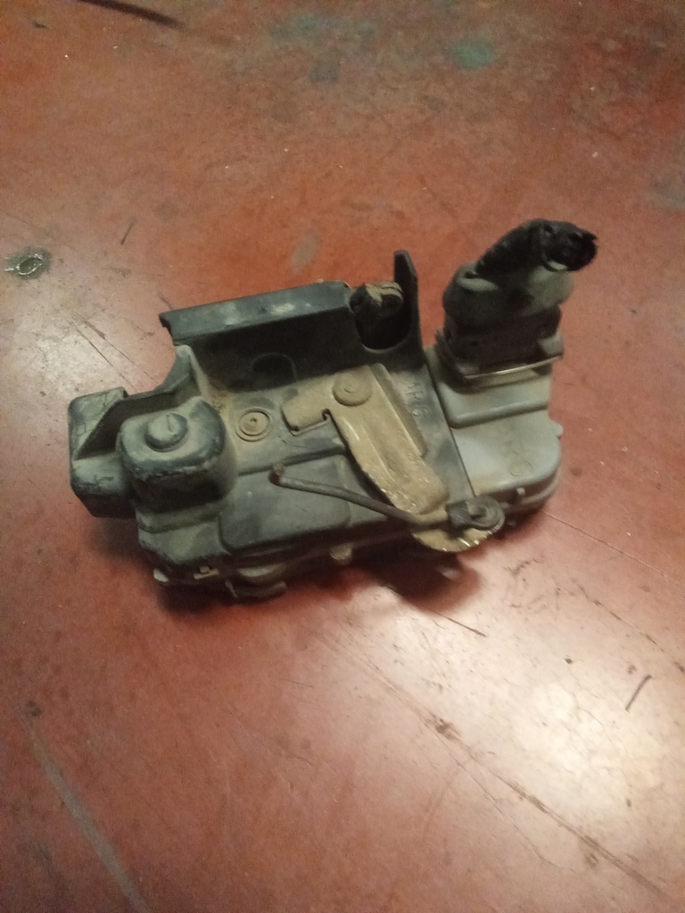 Cerradura trasera izquierda Peugeot 406 '01