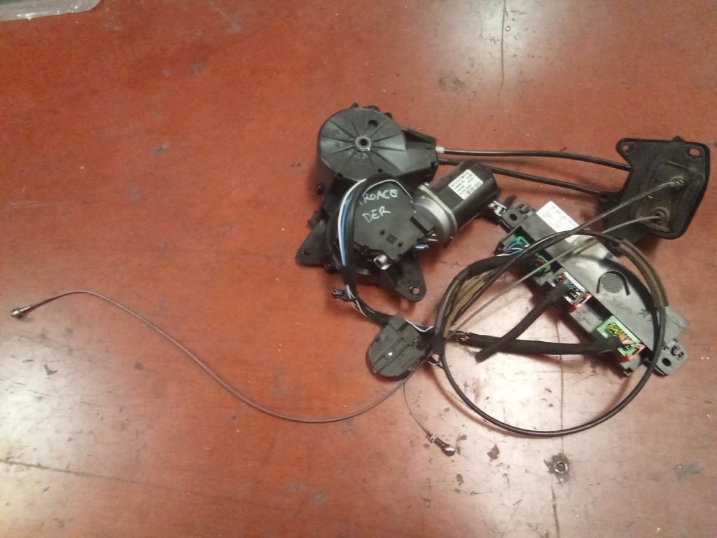 Motor cierre centralizado derecho Toyota proace verso '19