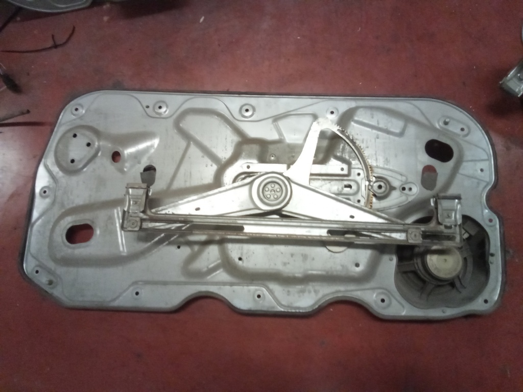 Elevalunas delantero derecho 3p Ford Focus '05