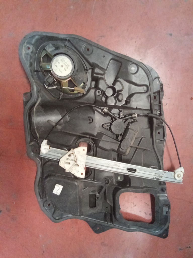 Elevalunas delantero izquierdo mazda 3 '03