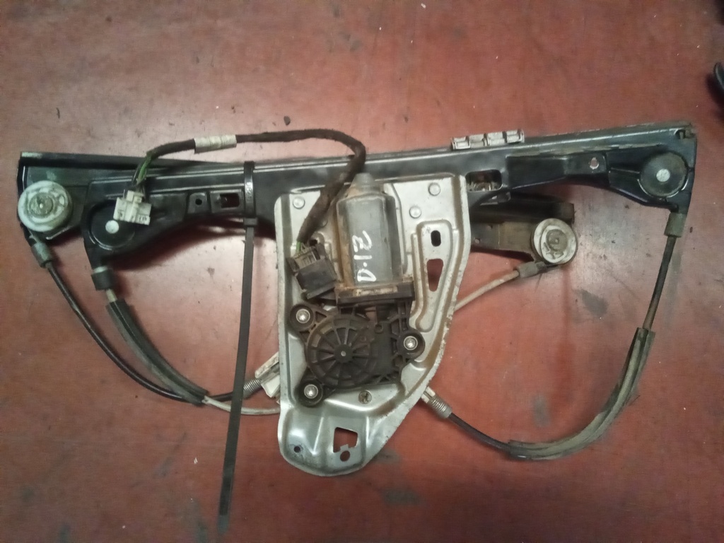 Elevalunas delantero izquierdo Mercedes clase c w203 '03