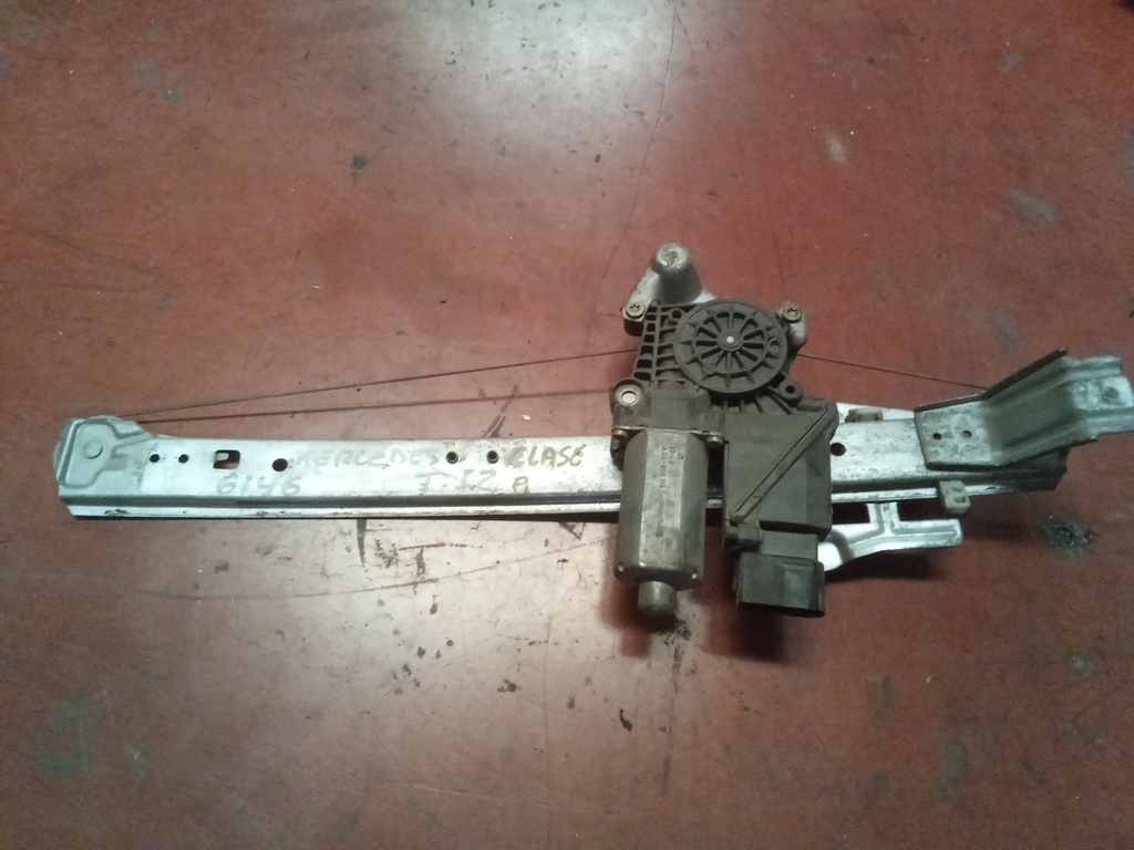 Elevalunas trasero izquierdo Mercedes clase a w168 '01