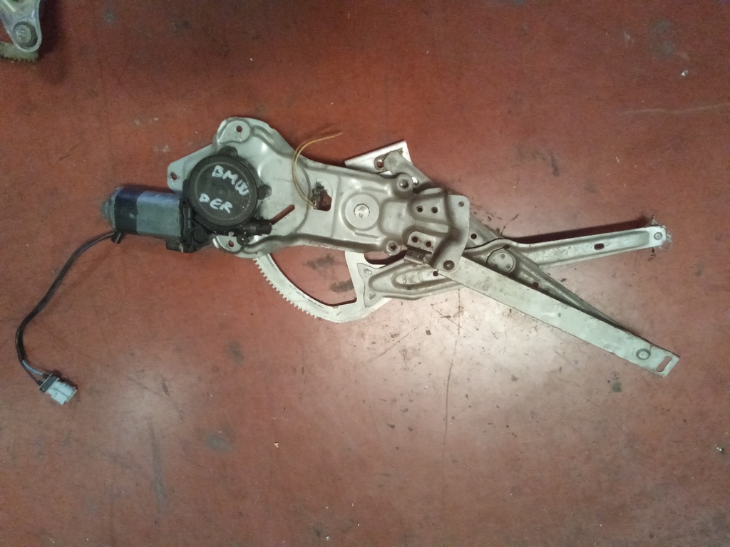 Elevalunas delantero derecho BMW serie 5 e34 '95