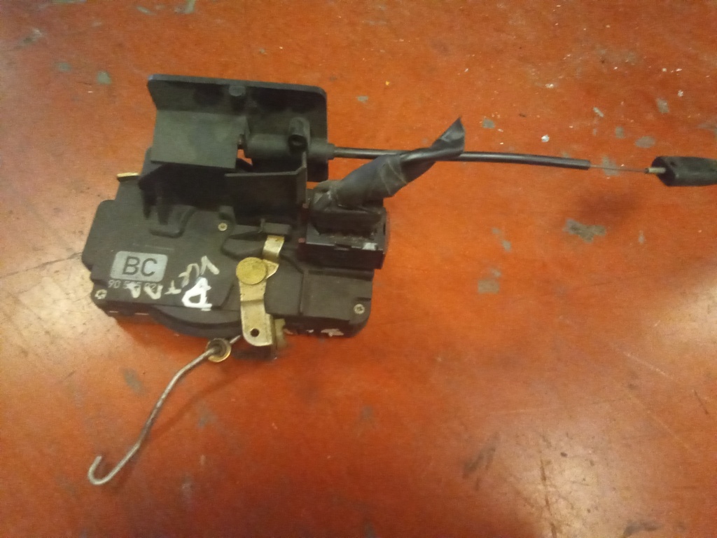 Cerradura delantera izquierda Opel vectra b '00