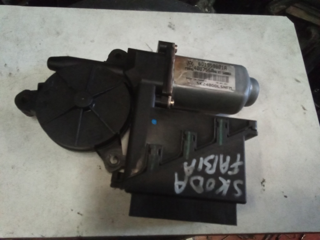 Motor elevalunas delantero izquierdo skoda Fabia '04