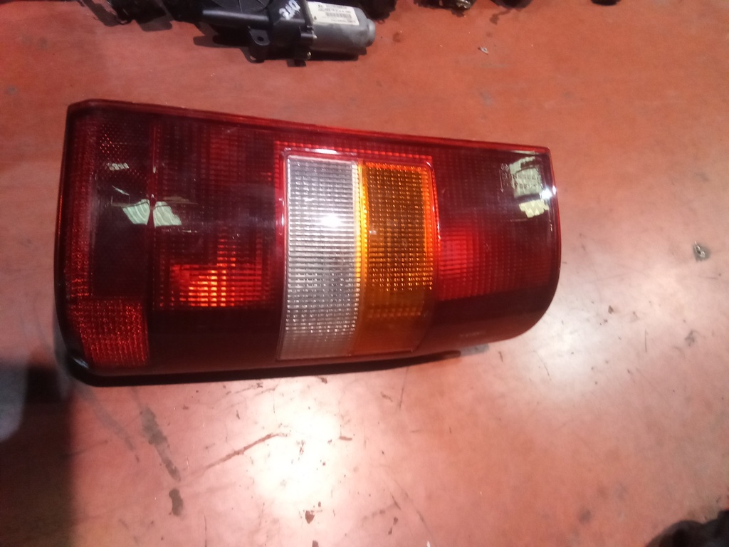 Piloto trasero derecho citroen jumpy '00